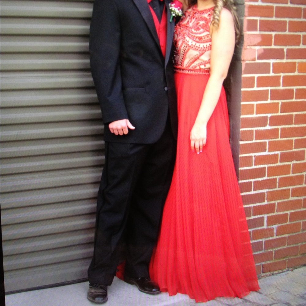 Red Sherri Hill Sadie Robertson Collection